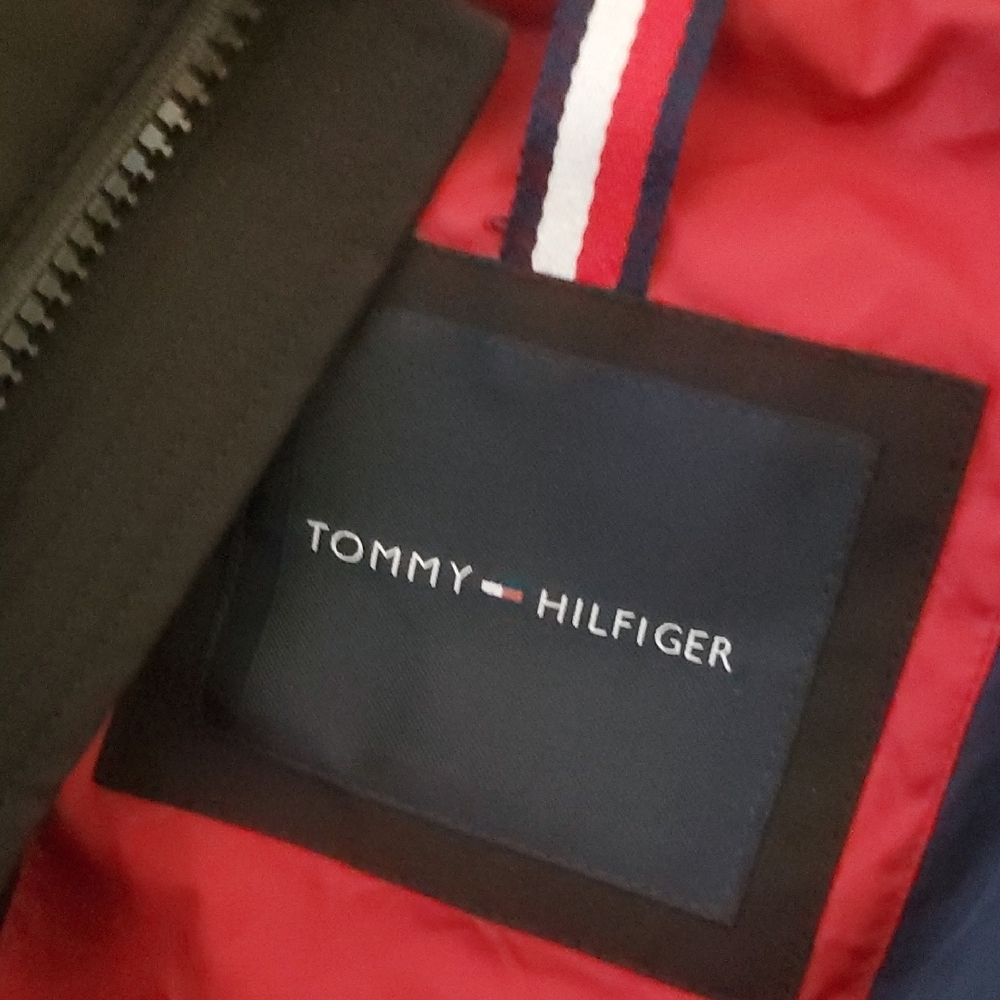Tommy Hilfiger Men’s Winter Coat Size L – NWOT Black Hooded Jacket Faux Fur - Picture 2 of 10
